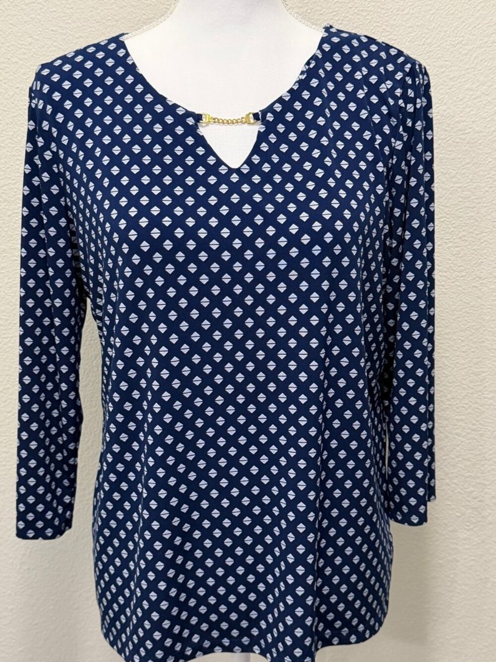 Liz Claiborne navy pullover blouse with small gold chain accent, Medium